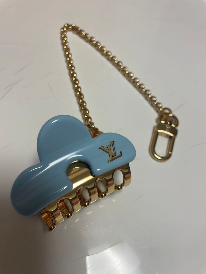 Louis Vuitton LV Hair Clip – Pink, Cream, Black & Blue – foto 4 – LodyFair