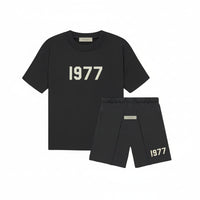 Essentials 1977 Zomerset