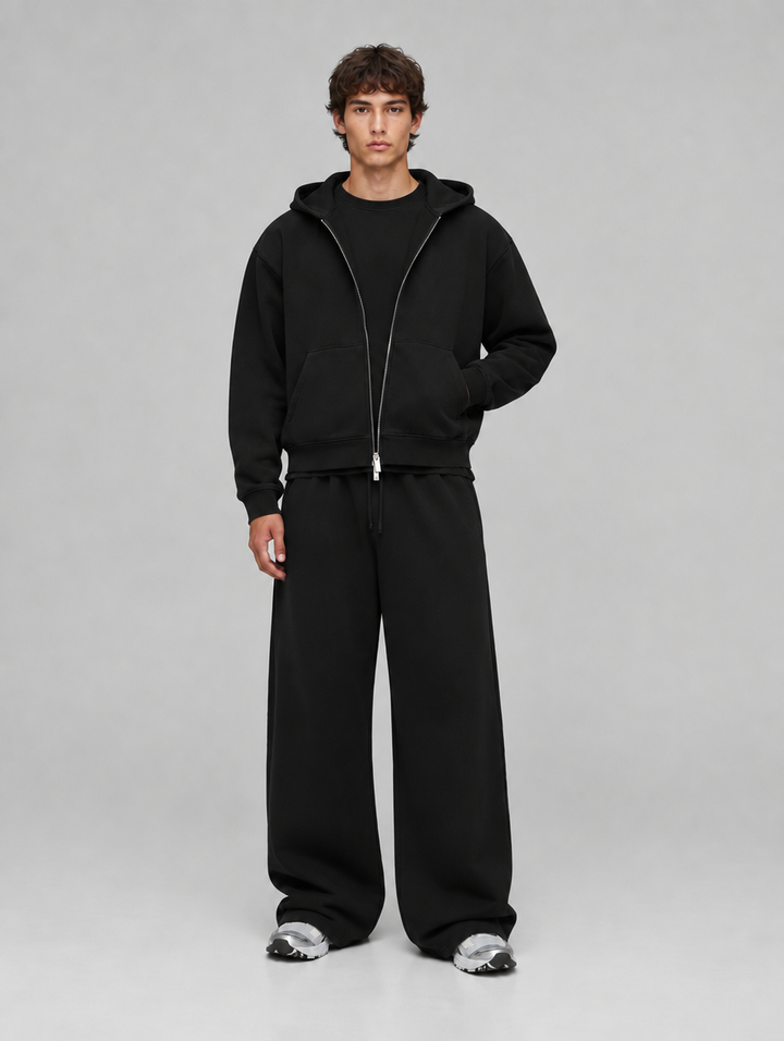 SOLEN tracksuit by LF in zwart – vooraanzicht